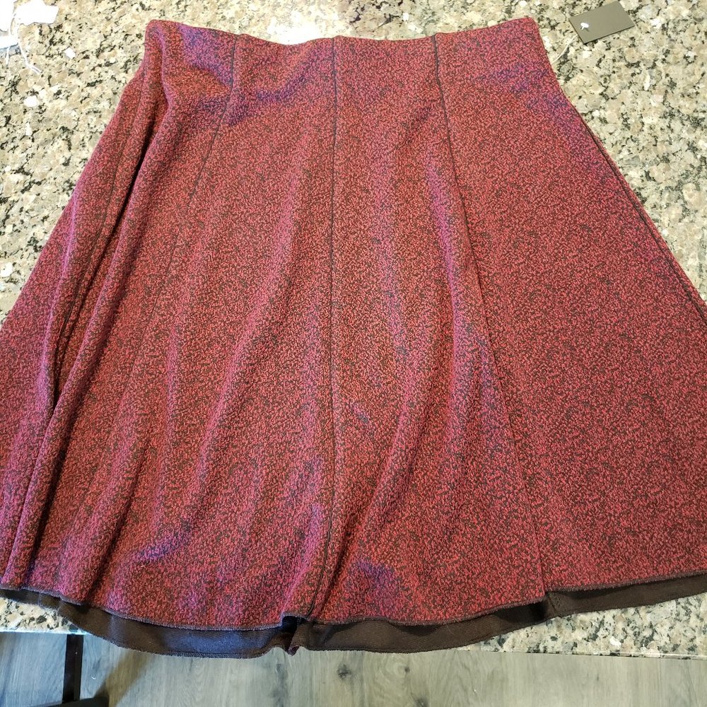 New women's knee length skirt - size L